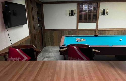 Historic Omaha Manor DT Near Zoo and Pool Table - Foto 36