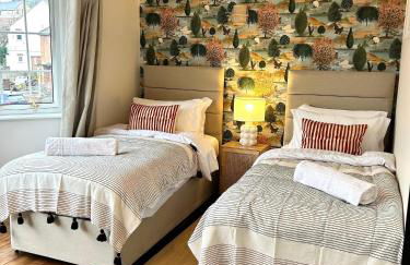 Silkwood House - Photo 2