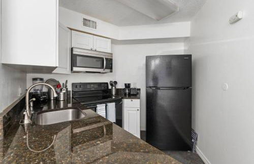 Cozy Apt with Pool, Hot Tub, Golf, Near Downtown - Foto 26