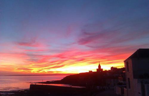 The Old Stores, Luxury beach side selfcatered holiday cottage above the beach - Foto 27