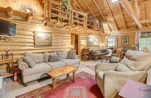 On-Site Pond and Trails Lake Luzerne Cabin - Foto 6