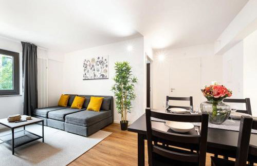 Urban Apartment with 2 Bedrooms - Photo 12