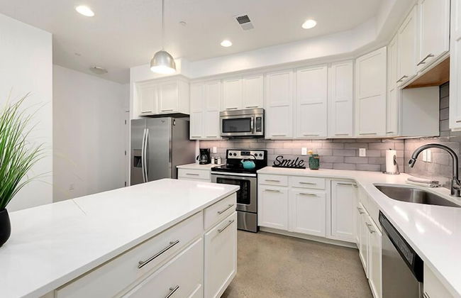 Gorgeous Townhome Steps From the Brewery District! - Foto 11
