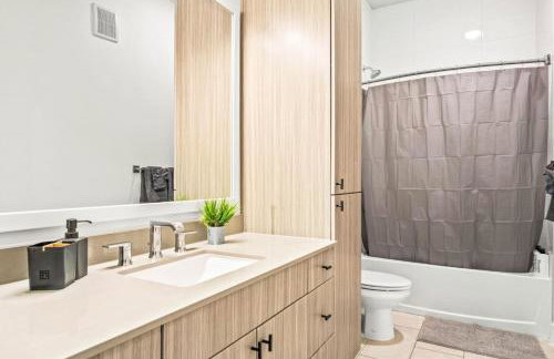 Luxurious New Unit 1Bd1Ba Pool, Golf Sim - Foto 5