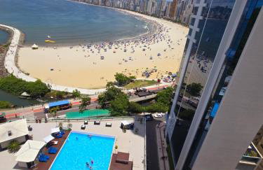 Piscina a beira-mar, tranquilidade e qualidade no melhor de BC - Foto 4