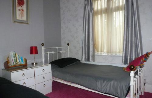 Beautiful 'Rose-Dene' with ample parking - Foto 15