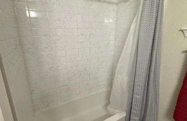 Cozy 2BHK Getaway in Cedar Park - Photo 29