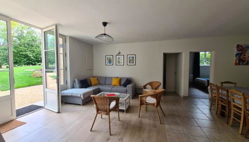 Gîte Le Puy Martineau piscine privée intérieure chauffée terrain arboré à 10 min du Puy du Fo - Foto 3