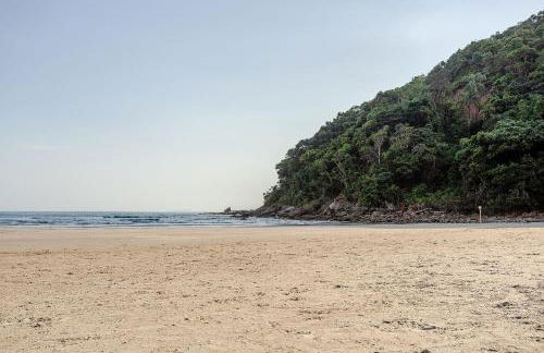 Casa dos Pássaros na areia a 20m da Praia da Baleia com 3 suítes e 1 dorm com ar condicionado, wifi, smart tv, cozinha completa e churrasqueira - Foto 72