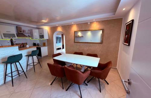Apartments Mia with pool near Medulin - Photo 30