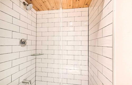 Poconos Cottage with Sauna about 10 Mi to Camelback! - Foto 28