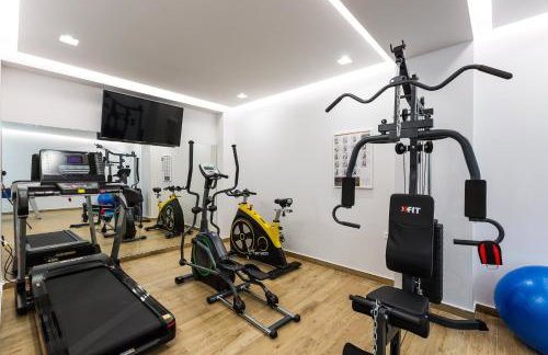 Vasilios Villa, with Pool, Gym & Close to Beach, By ThinkVilla - Foto 38