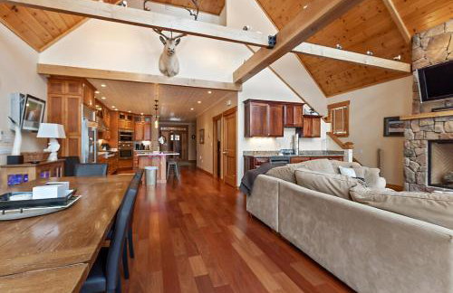 The Dunn Compound- On Mooselookmeguntic Lake! - Foto 8