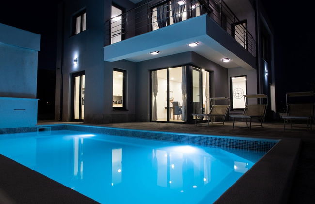 Dazzling Kaštel Novi Villa With Private Pool and Scenic Sea Views - Foto 34