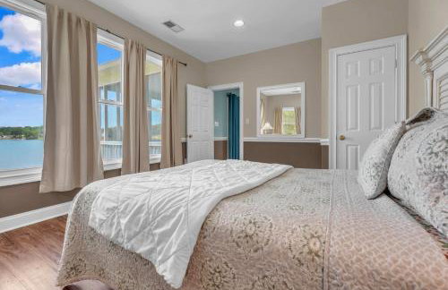 Lakefront Getaway with Dock Pool Sunset Games - Foto 35