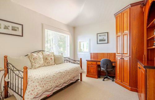 Serene Coastal Retreat Clark's Cove - Foto 28