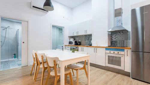 10 pax, AC, Wifi gratis, Ciudad Artes y Ciencias - Foto 5, minibar