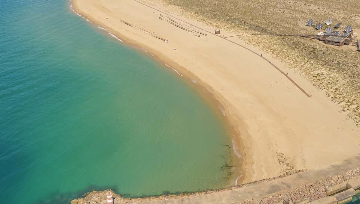 Passeio de barco pelas ilhas Deserta e Farol