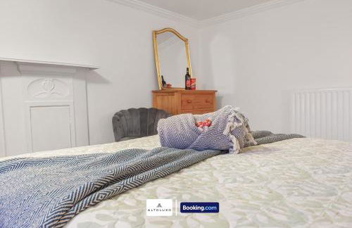 Spacestation Four 4 Bedroom Serviced Apartment By AltoLuxoExperience Short Lets & Serviced Accommodation With Free Wifi - Foto 4