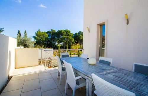 Soleado chalet con Piscina, WIFI y A/C - Photo 26