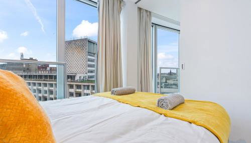 #79 World Famous Rotunda Skyline Views - Near Victoria Square - Sleeps 6 - " Perfect for contractors and Families" - Foto 3