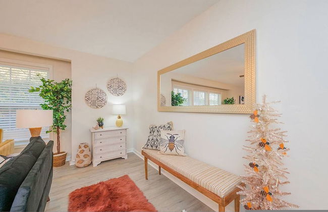 The Beehive New 4 Bedroom Listing Next to CNU - Foto 13