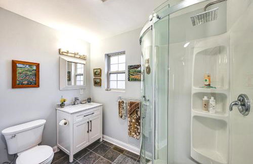 8 Mi to Lake Michigan Creative Retreat with Deck! - Foto 15