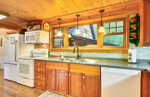 Forested Minikahda Lodge with Hot Tub Near Mt Hood - Foto 7