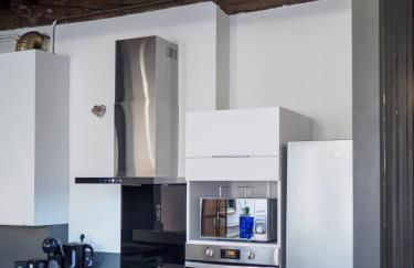 Au roi lion, place Saint Michel - Foto 13