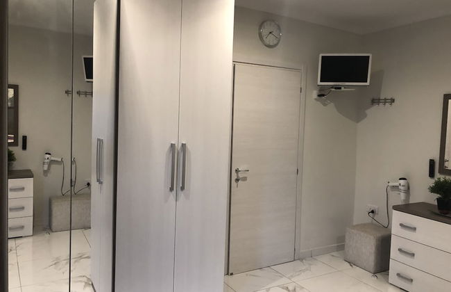 "1. Sea View Luxury 2 Bed Penthouse Close to Beach!" - Photo 5