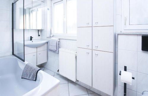 ALFA Stuttgart 3Zi-Maisonette 6 Personen Zuffenhausen nahe Porsche & Bosch l WIFI & SmartTV I 3BR 4 Beds I Kitchen I Bathroom & WC - Foto 30