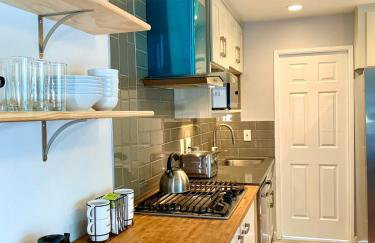 Remodeled spacious 2Bdr2Bath King beds backyard - Foto 35