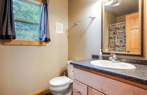 Lakefront Wisconsin Cabin Dock, Walk to Beach! - Foto 10