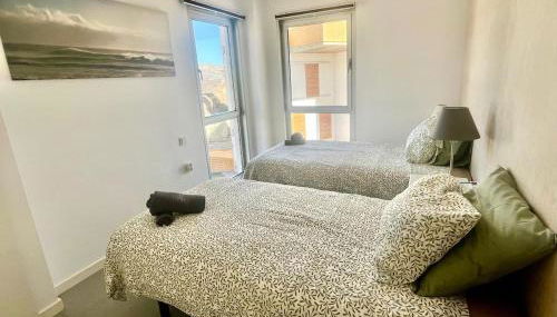 Stunning Chic Penthouse retreat in front of the beach - Foto 3