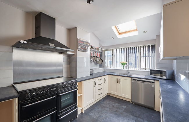 Host Stay Rosedale House - Photo 8