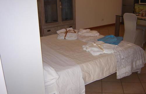 CASA DEL SOLE APPARTAMENTO N° 2 WHITE AND GOLD ROOM - Foto 18