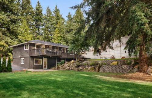 Spacious Main Street Retreat for families and large groups - Photo 24