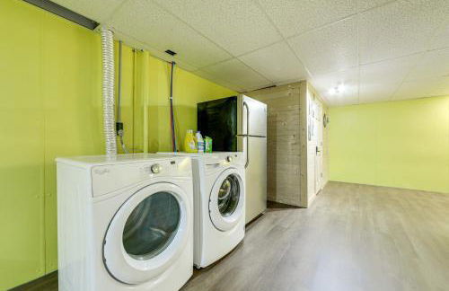 Creek View and Hot Tub Woodsy Maggie Valley Cottage - Foto 30