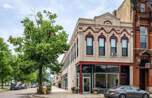 Large Luxury Downtown Loft - Walk to Everything Free Parking - Foto 5