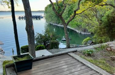Newly Renovated 4B, 2.5 bath Lakefront home with South Grand Lake Views and dock - Foto 61