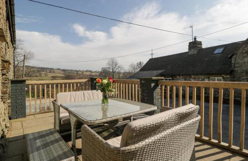 White Haywood Barn - Photo 7