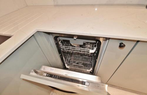 Fantastic 2 Bed Penthouse With Free Parking in Acton - Foto 25