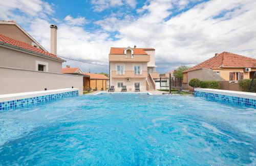 Villa Nada for 10 people with pool & integrated whirlpool - Foto 27