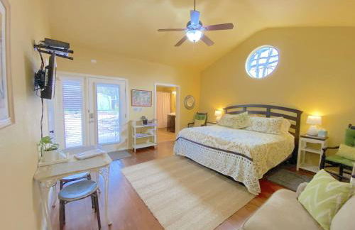 Comal Inn - Photo 18