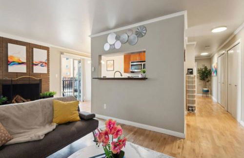 Vibrant 2bed Condo - Stroll to SEA Space Needle - Foto 35