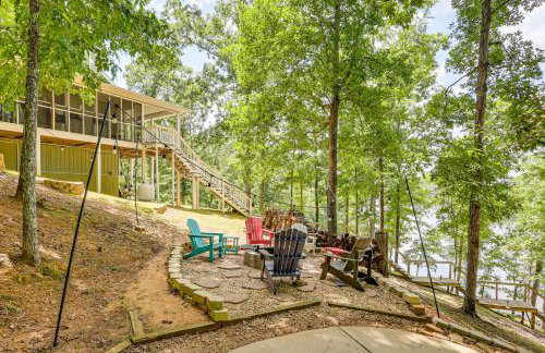 Lakefront Sparta Retreat with Dock and Game Room - Foto 37