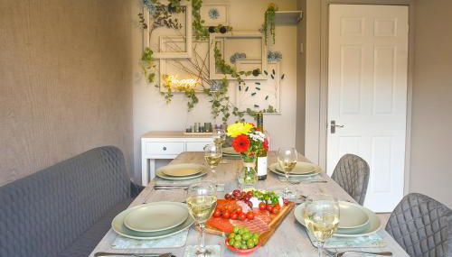 Huntsfield House- Stunning Modern 4 Bedroom House Suitable for Work and Leisure Stays - Foto 3