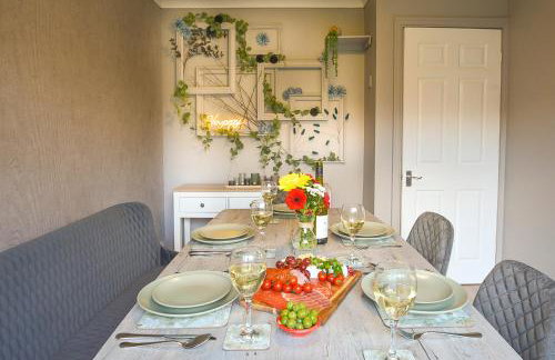 Huntsfield House- Stunning Modern 4 Bedroom House Suitable for Work and Leisure Stays - Foto 3