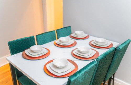 TWO town homes! 6 Bedrooms, 2 King beds, Walk to Eats - Foto 25