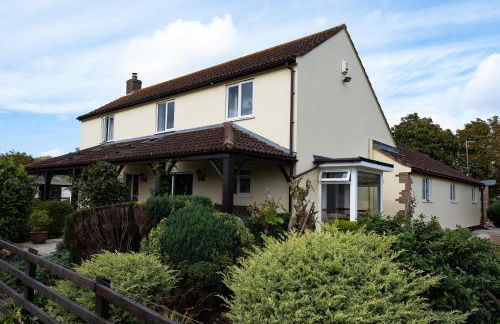 Marsh Farm - Photo 1